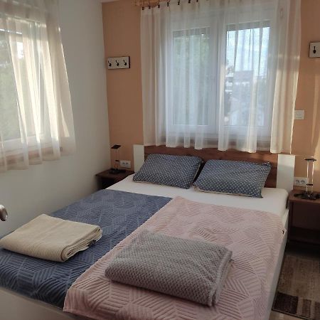 Apartmani Sladjana Novi Sad Buitenkant foto